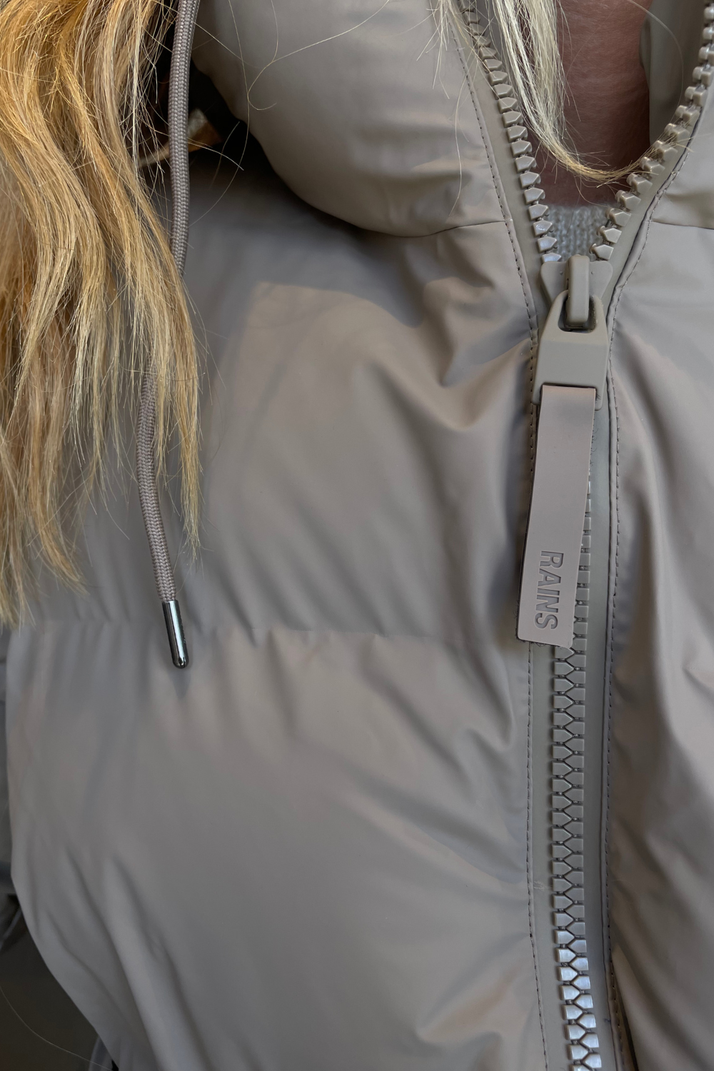 Alta Long Puffer Jacket - Taupe - Rains